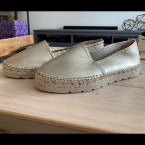 TONI PONS ESPADRILLE FLATS BRAND NEW